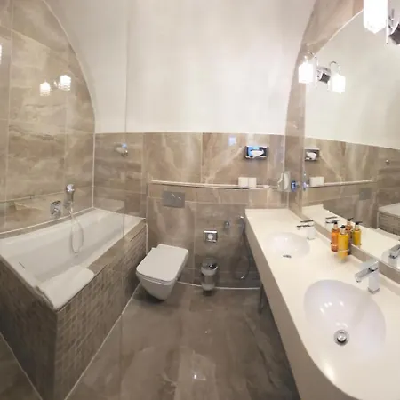 غراند فندق 4*